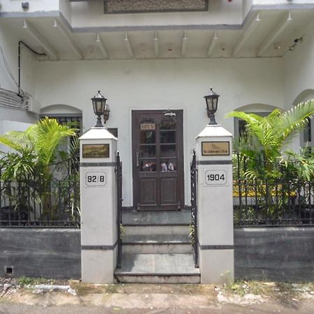 The Corner Courtyard Hotel Calcutta Exterior foto