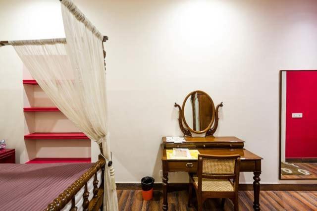 The Corner Courtyard Hotel Calcutta Exterior foto