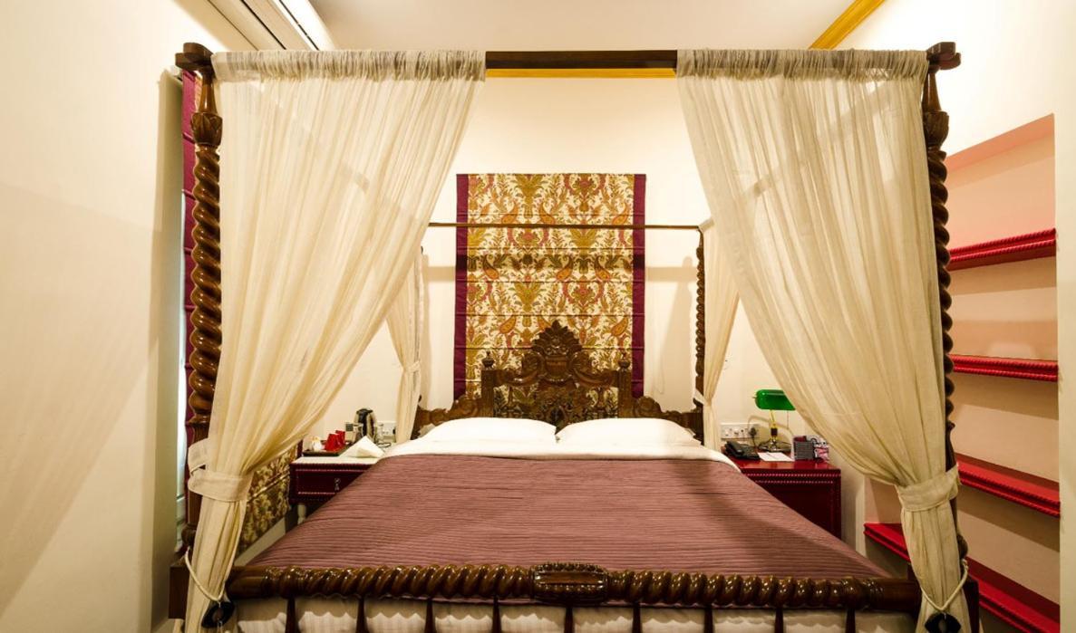 The Corner Courtyard Hotel Calcutta Exterior foto
