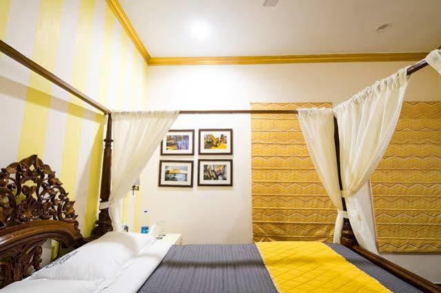 The Corner Courtyard Hotel Calcutta Exterior foto